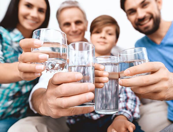 Klares Trinkwasser Trinwasserfilter Analyse sauberes Wasser für zu Hause (1)